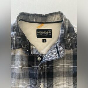 Nautica Black, grey, and White plaid cotton bottom down men’s Shirt size M